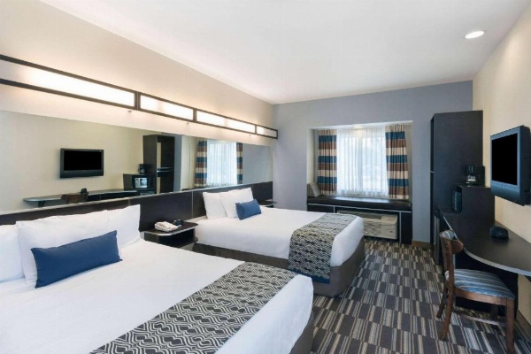 Microtel Inn and Suites Baton Rouge Airport image 23