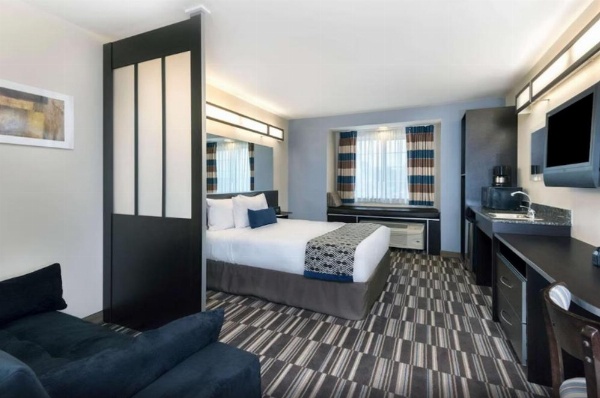 Microtel Inn and Suites Baton Rouge Airport image 26