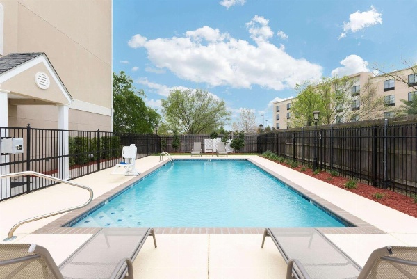 Microtel Inn and Suites Baton Rouge Airport image 3